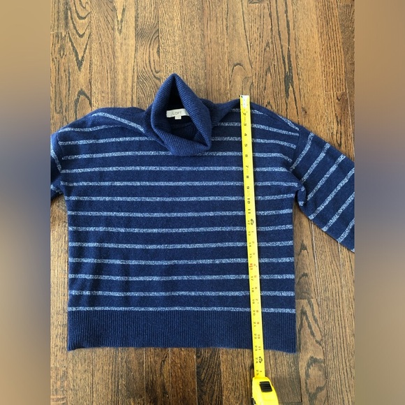 LOFT Women’s M Navy Blue & Silver Striped Turtleneck Sweater w/Puffed Sleeves - Picture 7 of 8